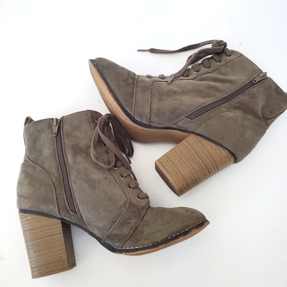 CANDIE'S Sz 9.5 Faux Olive Green Suede Side Zip Laces Bootie 3.5" Block Heel EUC - Picture 2 of 14